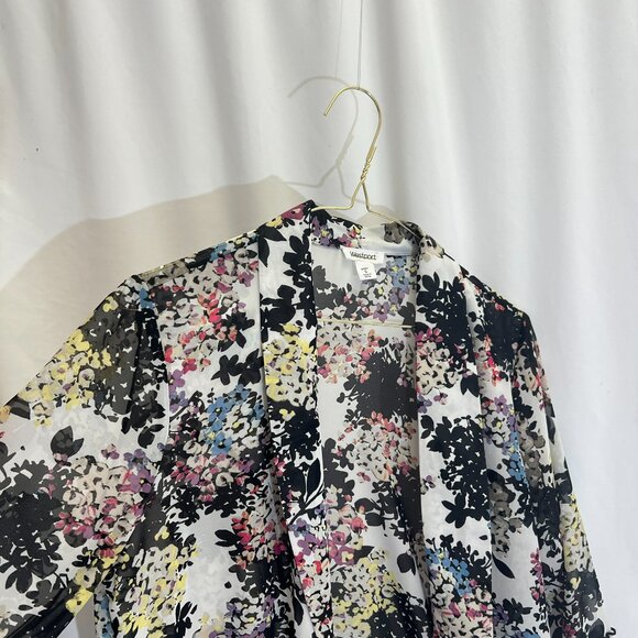 Westport Floral Housecoat or beach cover up with collar, ruffle detail on sleeve - Picture 12 of 12